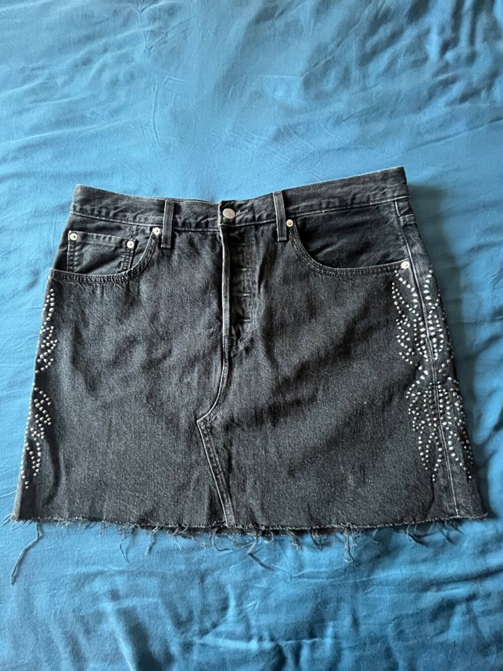 Levi's Black Denim Mini Skirt w/ Stud Applique - Raw Hem, Y2K/Wester Womens 32